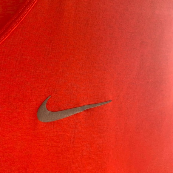 Nike Workout Shirt - Picture 4 of 6